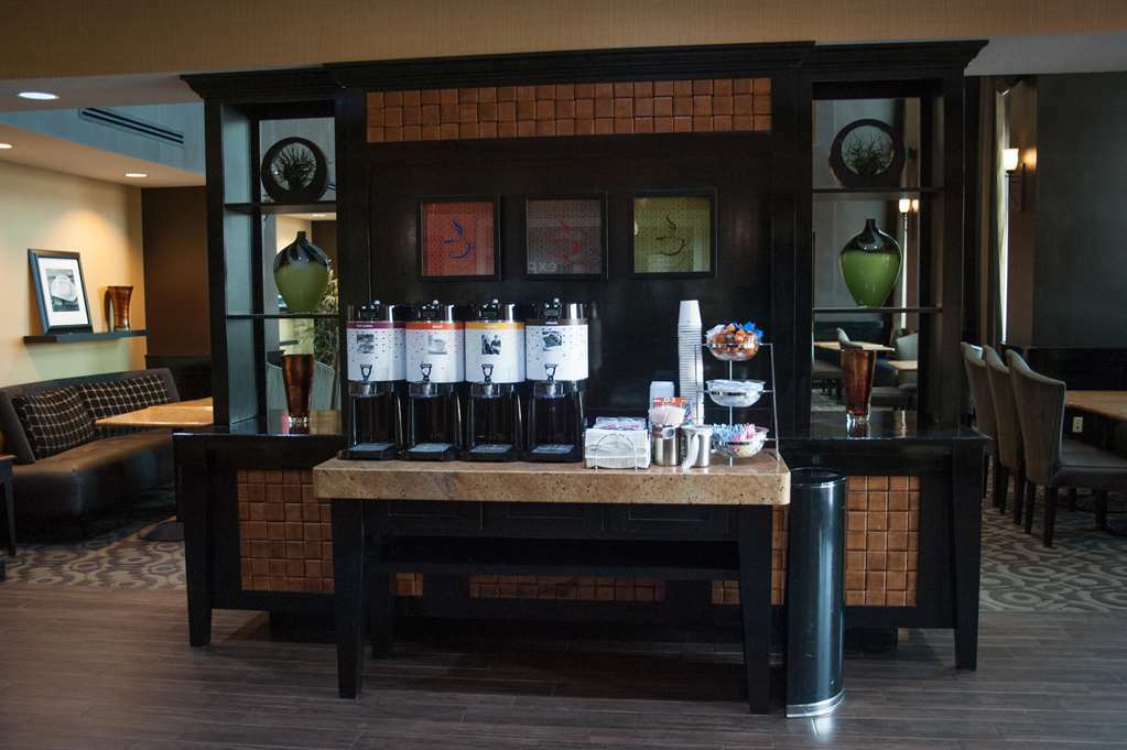 Hampton Inn & Suites Palestine Restaurant foto